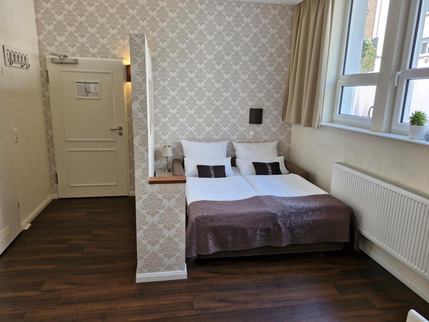 List Five - Your British Guesthouse Estugarda Exterior foto