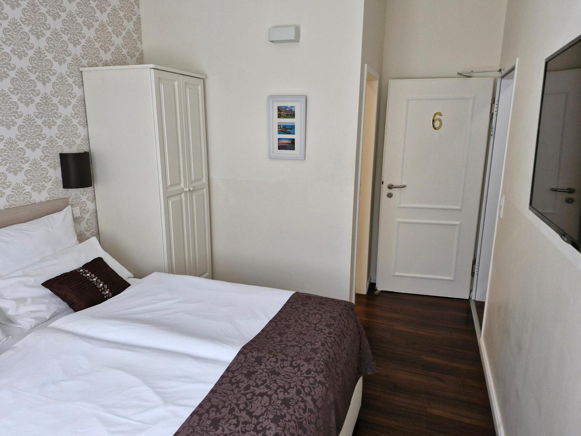 List Five - Your British Guesthouse Estugarda Exterior foto