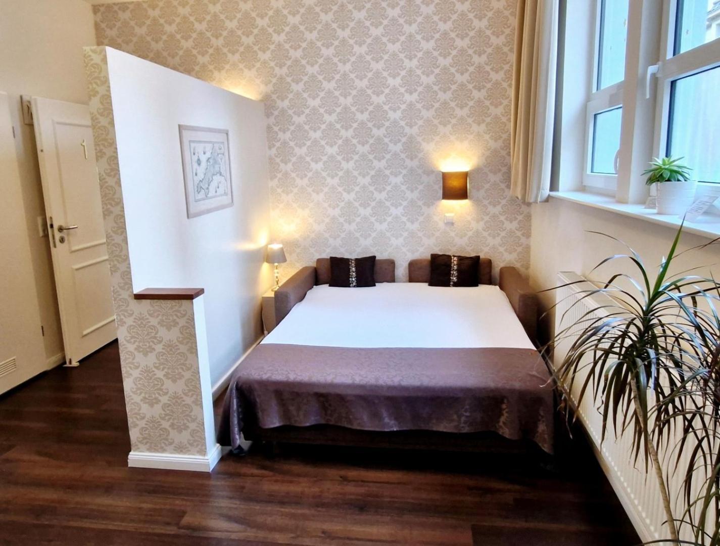 List Five - Your British Guesthouse Estugarda Exterior foto